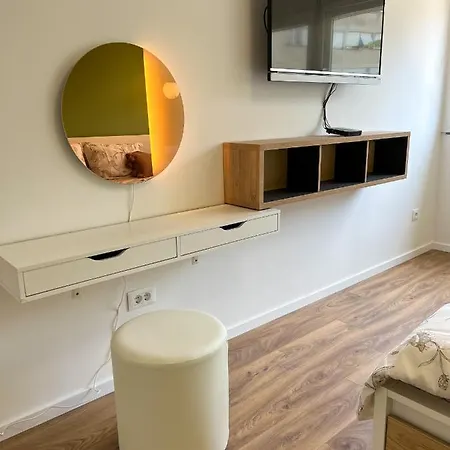 Sammy's Place - Cozy For Two With Abundant Sunlight And Natural Vibes Split